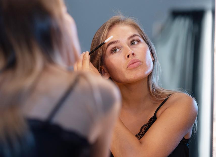 Nên chọn mascara lông mày nào?